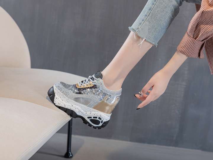 厚底スニーカー キラキラ輝く宇宙探検スニーカー