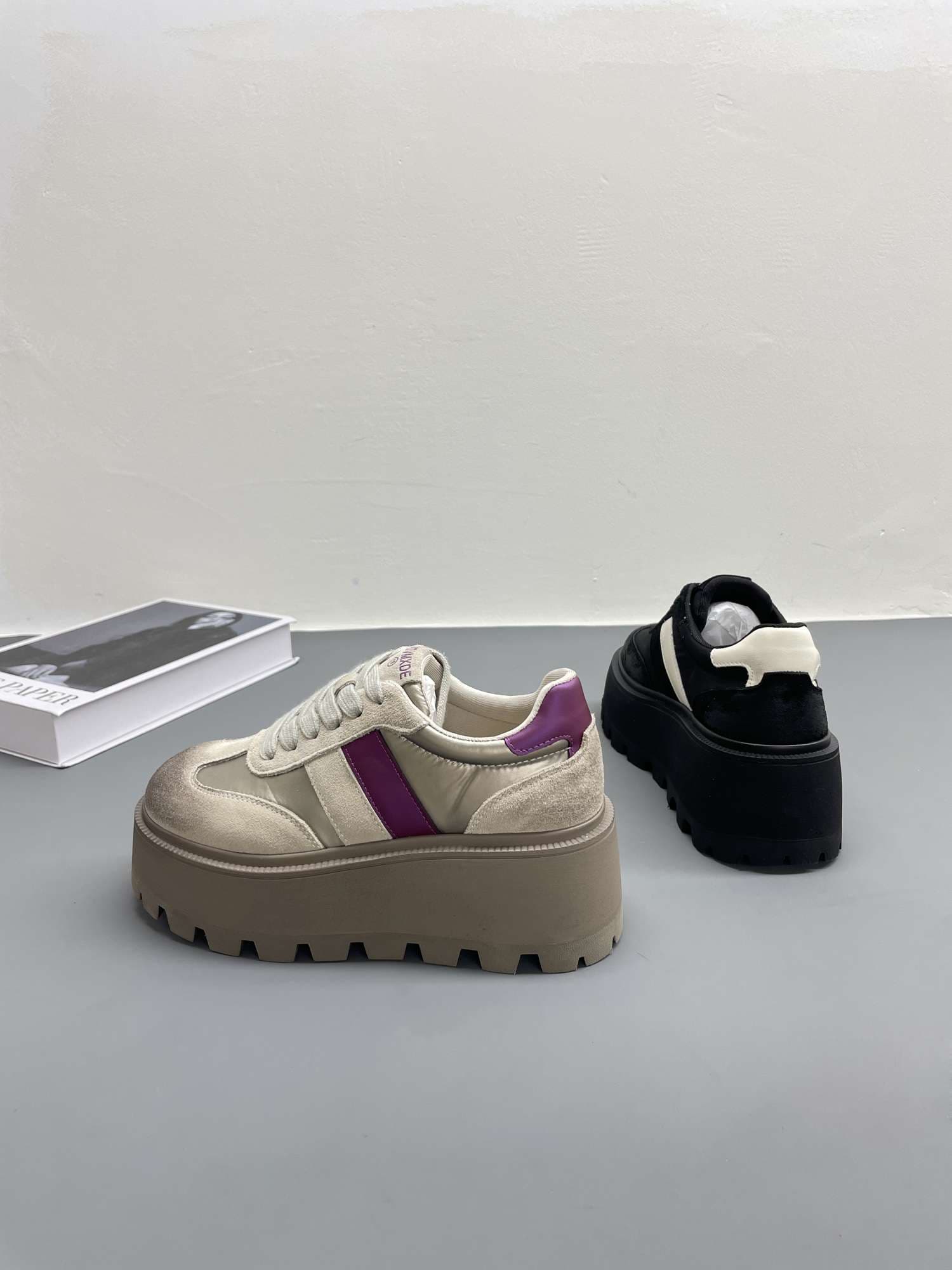 ストリートスタイル厚底スニーカー